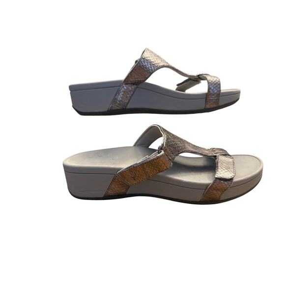 Vionic Ellie Metallic Snake Sandals Women’s Sz 10 Silver Pewter Platform Comfort - Picture 1 of 6